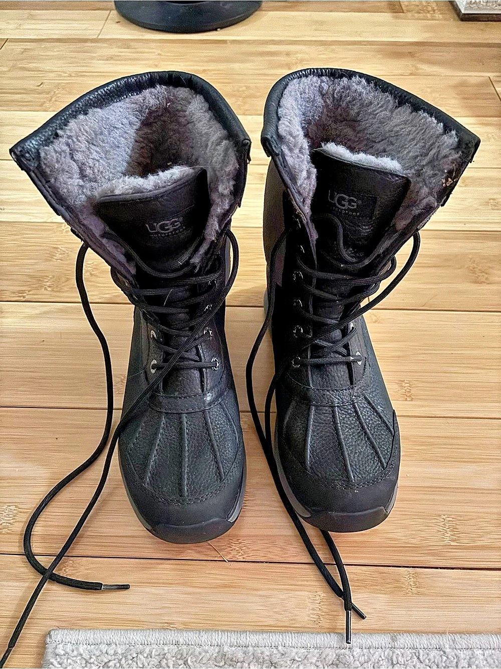 UGG Adirondack III Leather Winter Boots Women’s US 8.5
